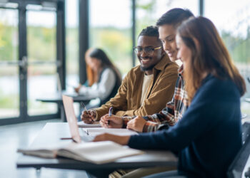 How Real Estate School Prepares You For The Challenges Of The Industry?