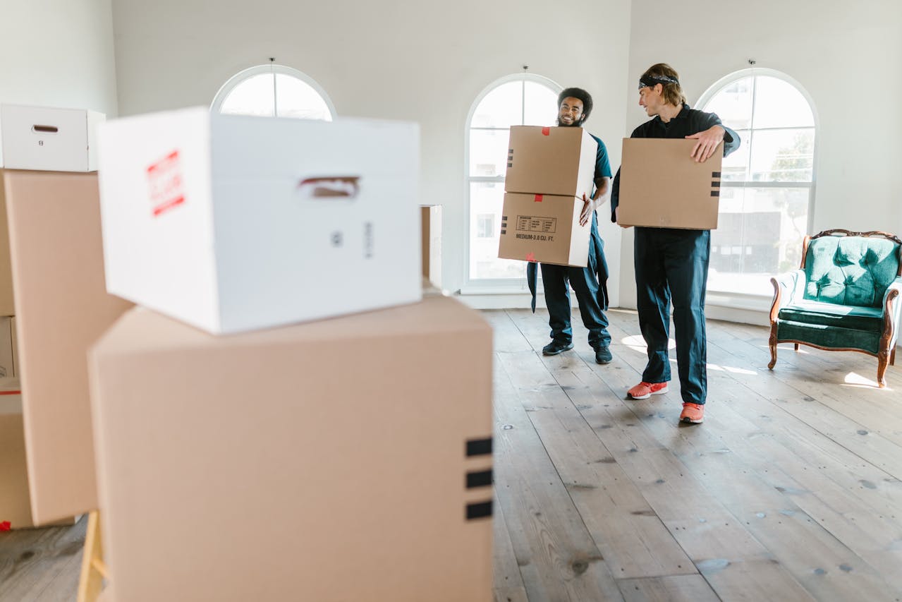 Why Hiring Removalist Services Can Save Time And Protect Your Belongings?